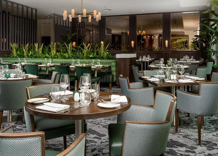 邓博因城堡spa酒店 4* 邓博因