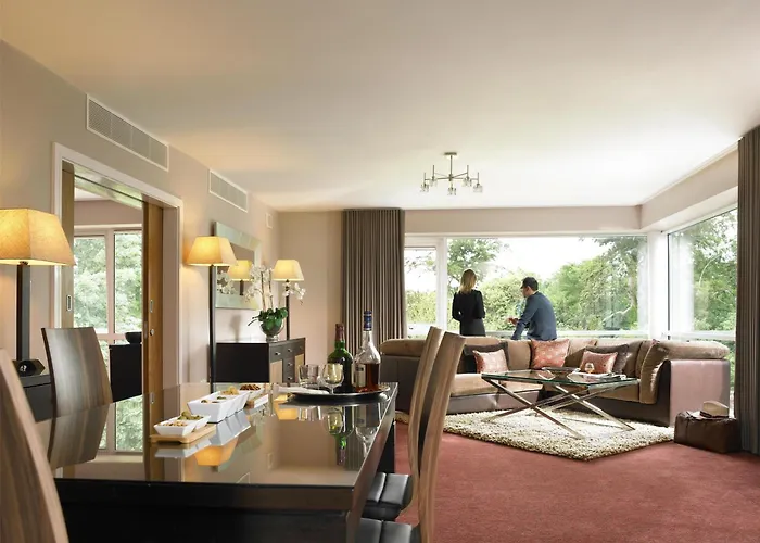 邓博因城堡spa酒店 4*