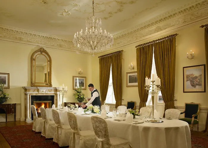 邓博因城堡spa酒店 4*