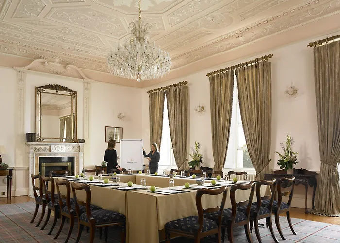 邓博因城堡spa酒店 酒店