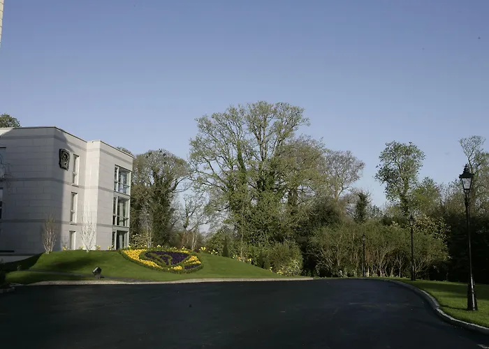 邓博因城堡spa酒店 酒店